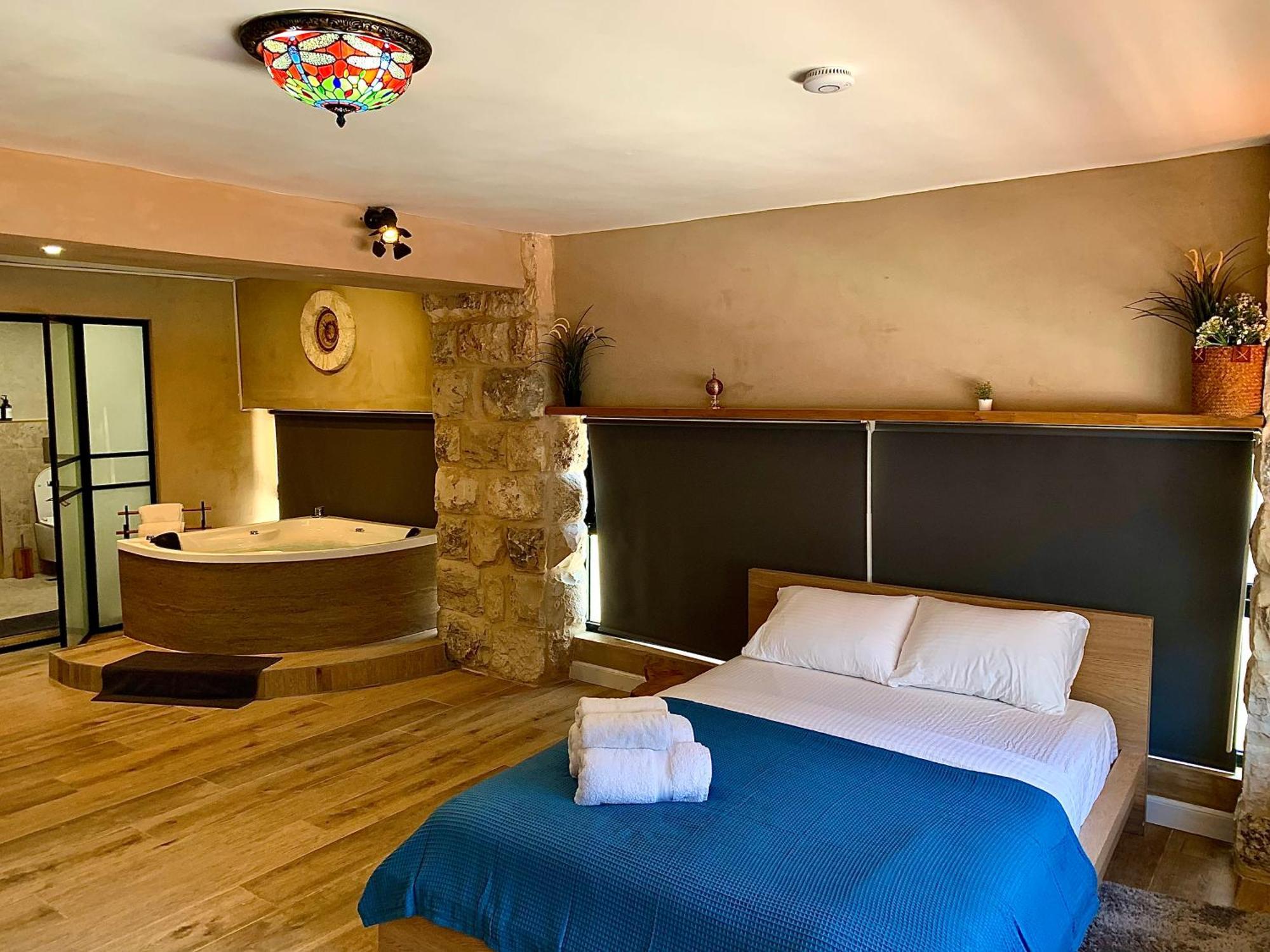 Boutique Apartment In Heart Of ハイファ エクステリア 写真