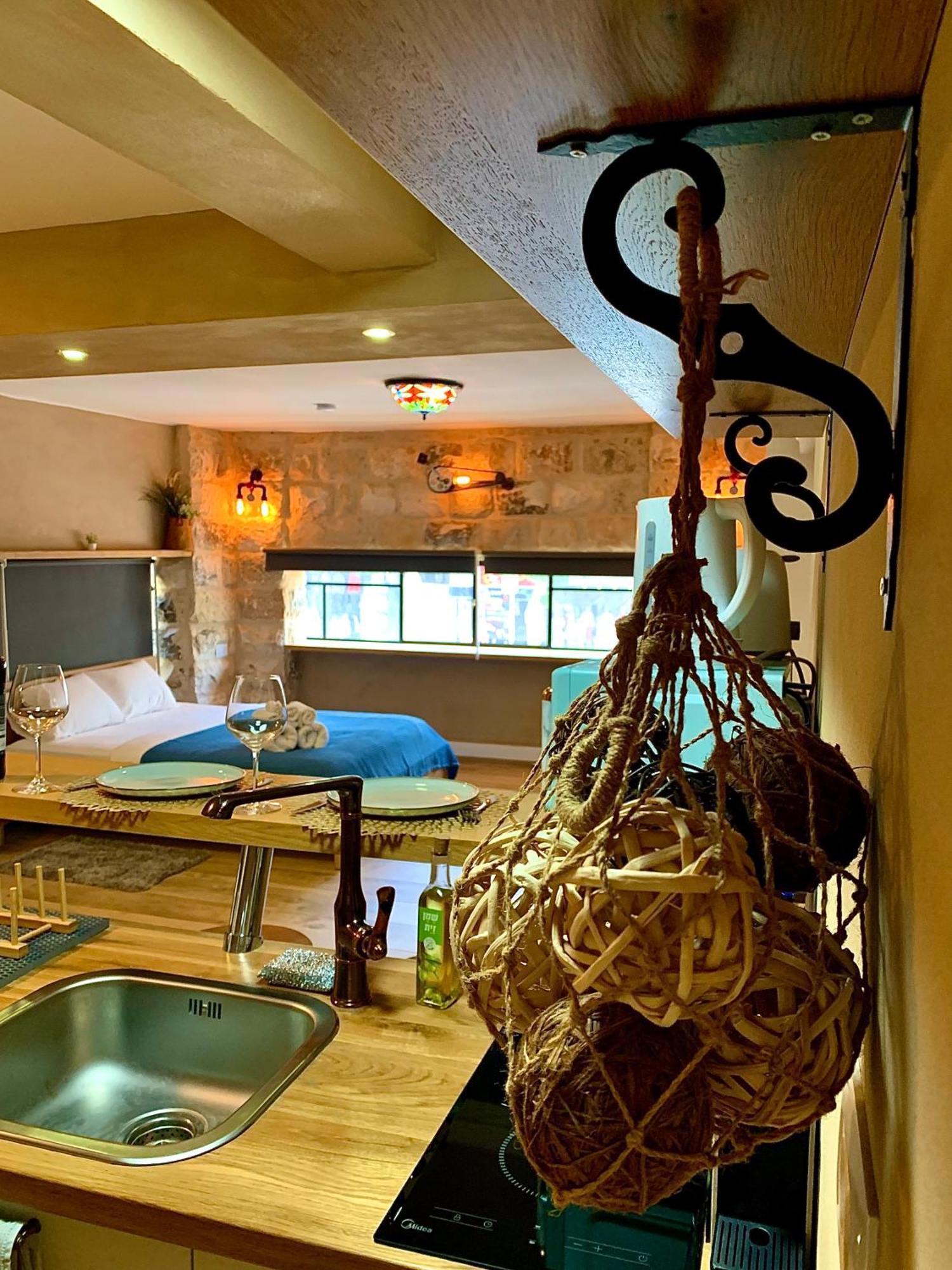 Boutique Apartment In Heart Of ハイファ エクステリア 写真